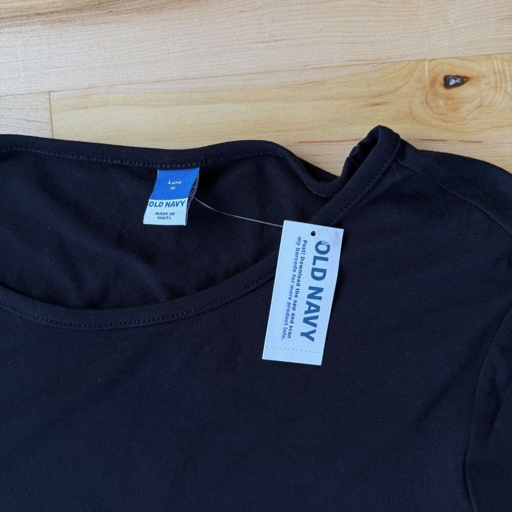 90s Minimalist Black Fitted Tee - New with Tags - Old Navy